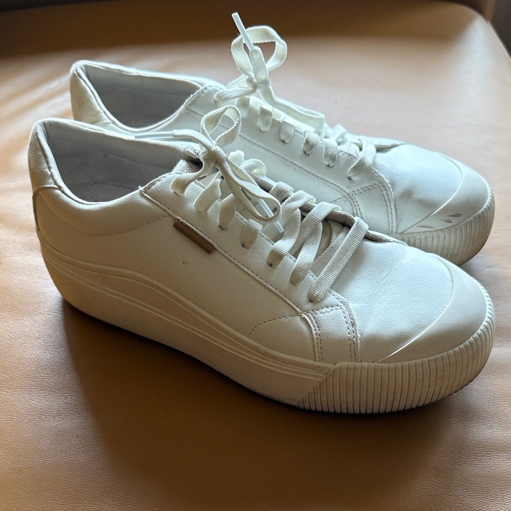 Dr. Scholl's Cream Sneakers - Picture 3 of 5